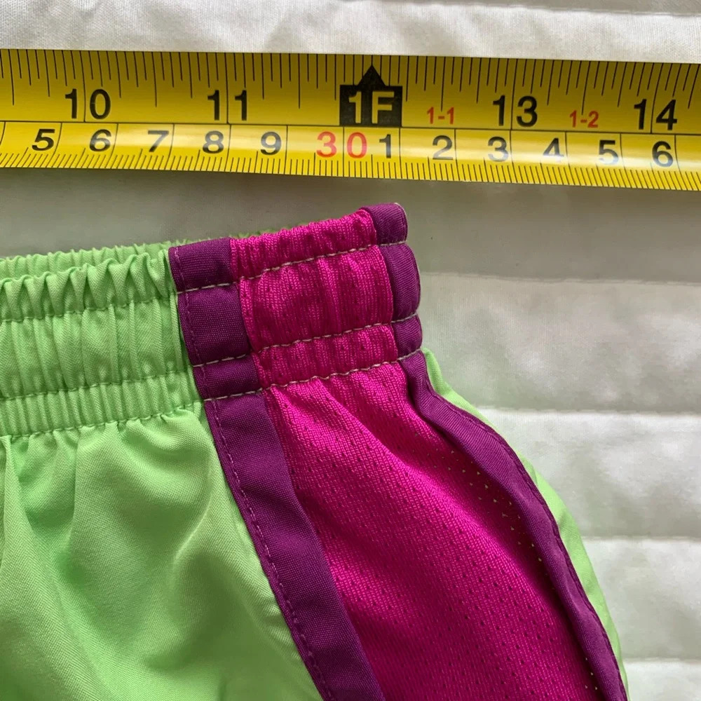 Nike Dri-Fit Tempo Running Shorts Women’s Size S Green Logo Drawstring Pocket